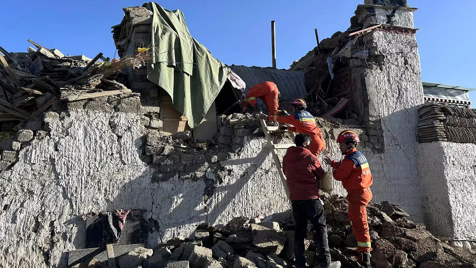 At Least 95 People Are Killed in Tibet by an Earthquake of Magnitude 7.1