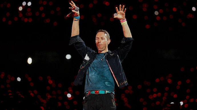 Coldplay’s Chris Martin Praises Indian Fans for Forgiving British Colonialism at the Mumbai Event